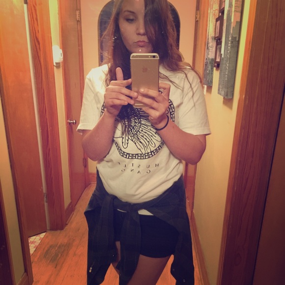 Meet your Posher, Anna - Picture 1 of 2