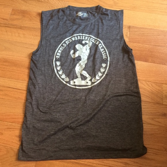 Sleeveless workout tee