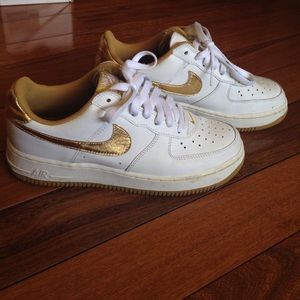 Nike Air Force 1 White/Gold