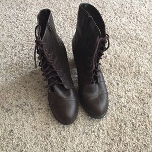 *Boots* Lace Booties