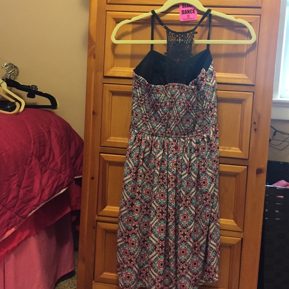 Flowy sun dress! - Picture 2 of 3