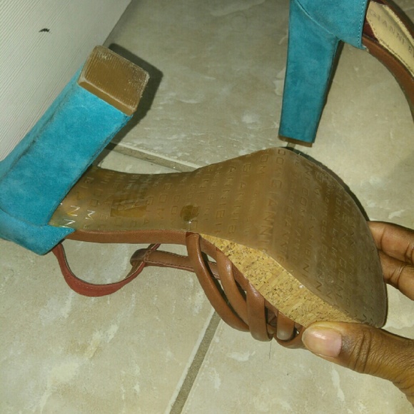 Heels - Picture 3 of 3