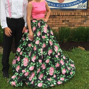 Size 4 SHERRI HILL