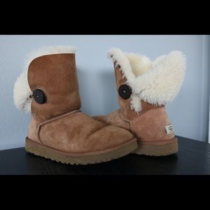 Bailey Button Uggs