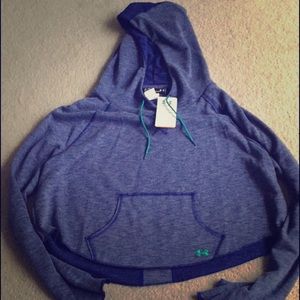 🎉DEAL OF THE DAY🎉Under Armour crop hoodie