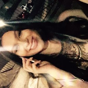 Meet your Posher, Monica