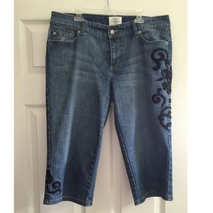 White House Black Market Capri jeans