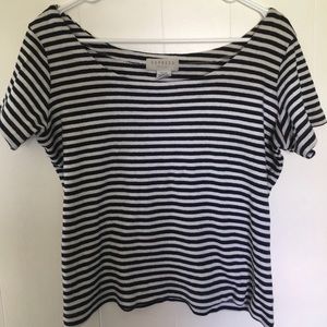 Black and white stripe top