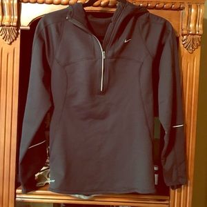 NWOT Nike Dri-fit lightweight top!