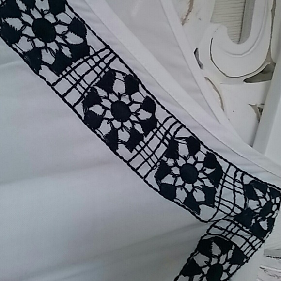 SOLD💁New Pretty white Chic blouse 4X - Picture 2 of 4