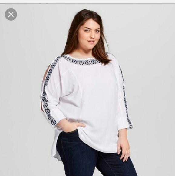 SOLD💁New Pretty white Chic blouse 4X - Picture 3 of 4