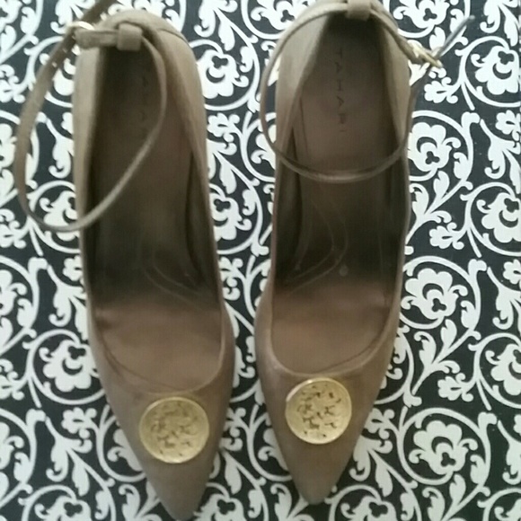 Tahari Marion Gold Metallic Leather Shoe