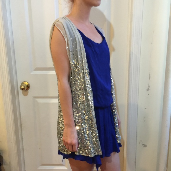 SOLD IN BUNDLE Alice + Olivia Gorgeous Silver Vest - Picture 4 of 4