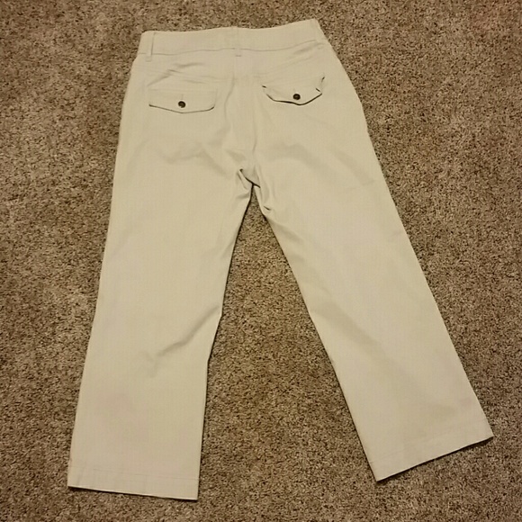 Tommy Hilfiger Capris. - Picture 2 of 2