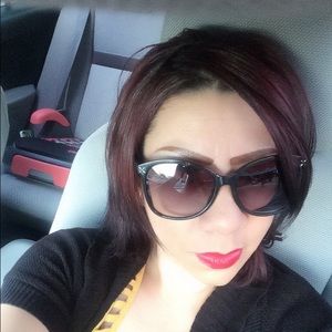 Meet your Posher, Janet