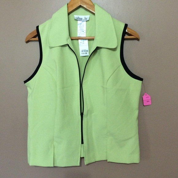 NWT Lisa jo green top