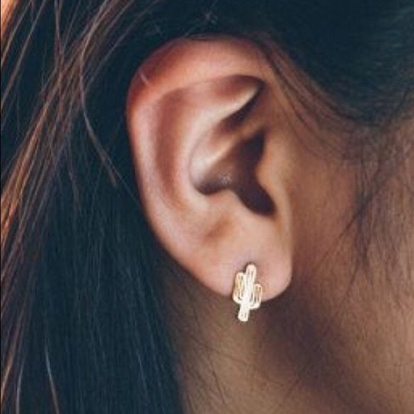 14 k gold plated cactus earrings - Picture 2 of 2