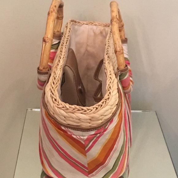 Caribbean Joe straw basket w/ bamboo handle bag - Picture 3 of 7