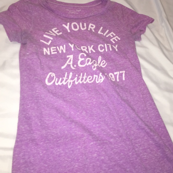 American Eagle short sleeve, love it! - Picture 1 of 2