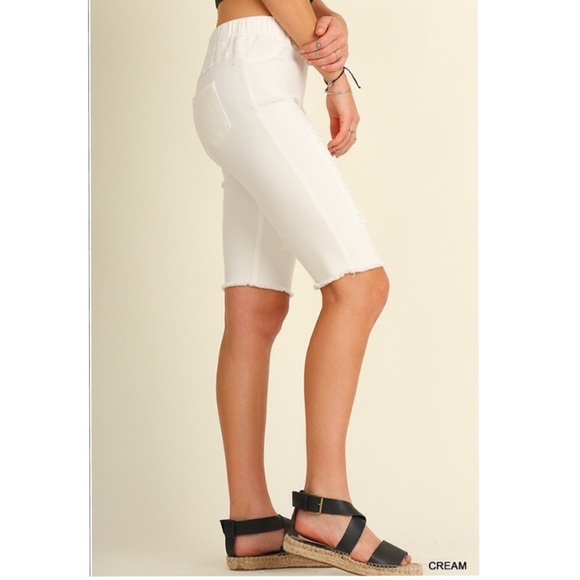 ❗️LAST❗️Cream/ off white Frayed cut out shorts - Picture 3 of 4