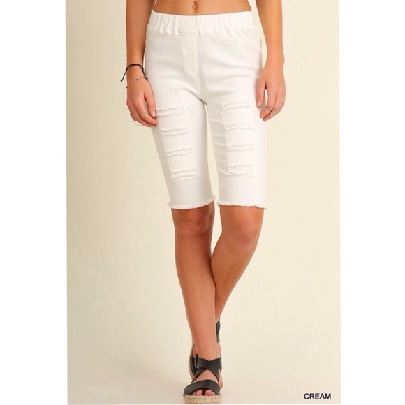 ❗️LAST❗️Cream/ off white Frayed cut out shorts - Picture 4 of 4