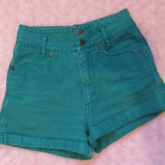 high-waisted shorts - Picture 4 of 4