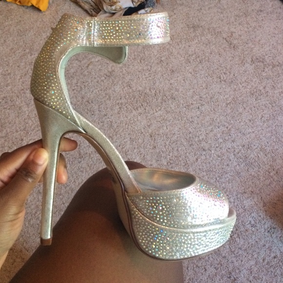 Gala silver heels - Picture 1 of 3