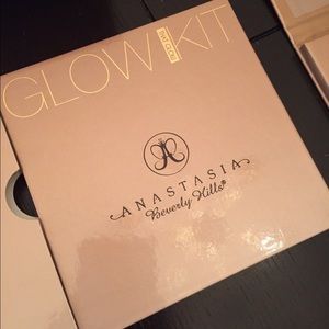 Anastasia Beverley Hills Glow Kit That Glow