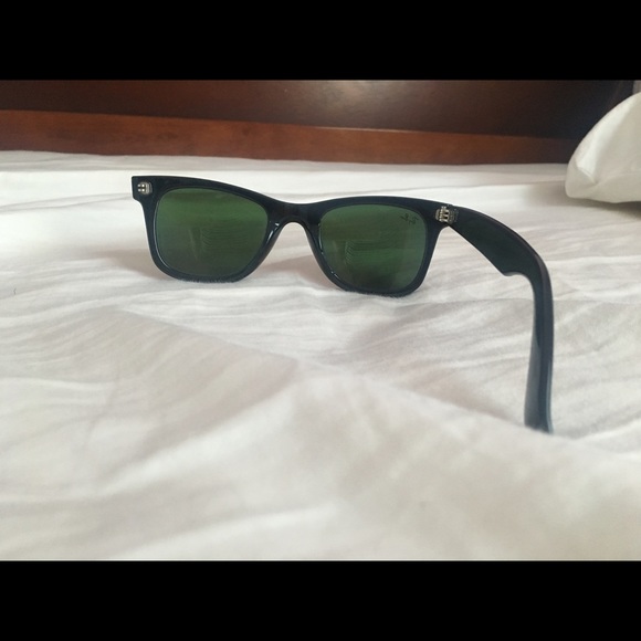 Authentic Ray-ban wayfarers (missing left arm) - Picture 4 of 4