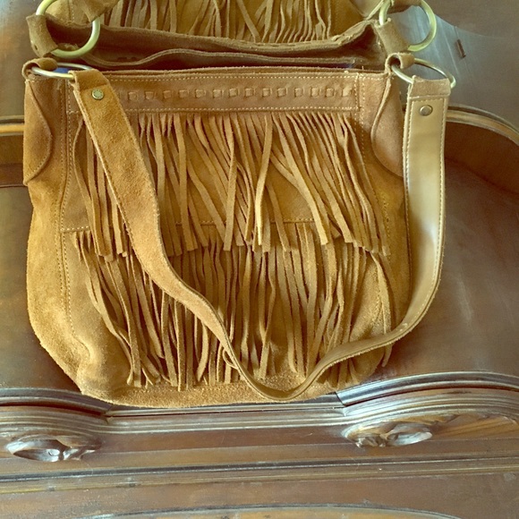 Guess hang bag brown suede.