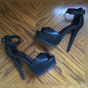 NEW Nasty Gal Jagged Platform Heels
