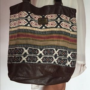 Patterned tote bags