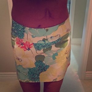 💯authentic Burberry floral midi skirt