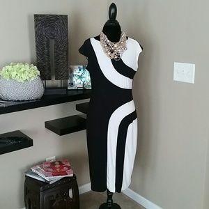 Black & White Knee Length Dress - Large