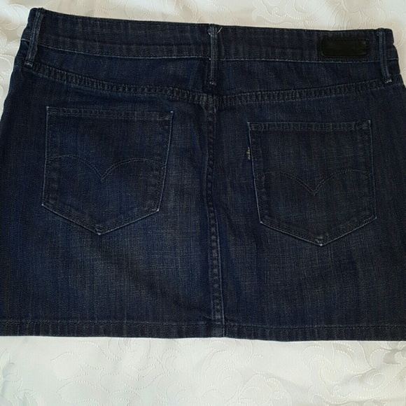 Levi's mini skirt - Picture 2 of 4