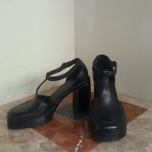 Black Chunky Heel