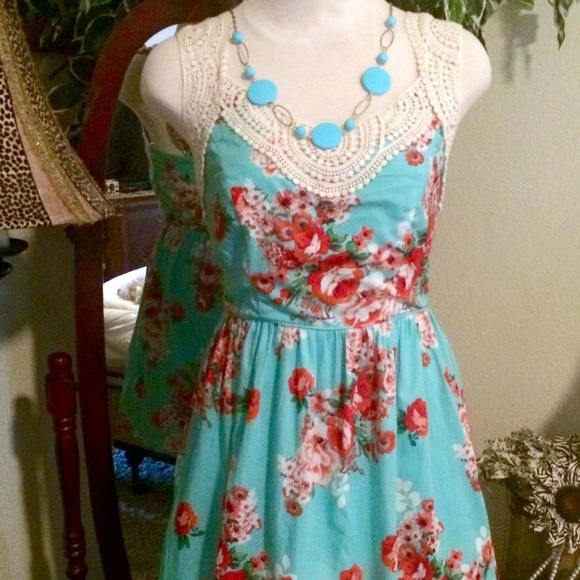 NWT Sea Foam Green Floral Print Rockabilly Dress - Picture 3 of 4