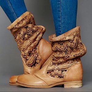 Free People Tan Slouch Crochet Boots sz40 9.5/10