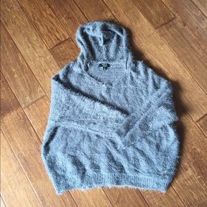 LF fuzzy sweater