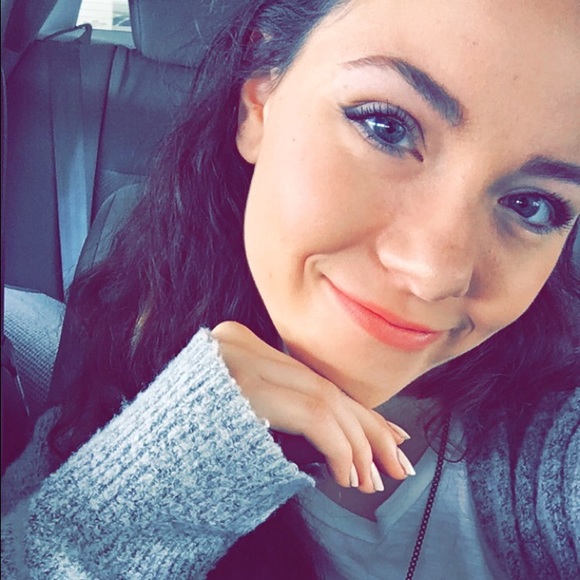 Meet your Posher, Katelyn