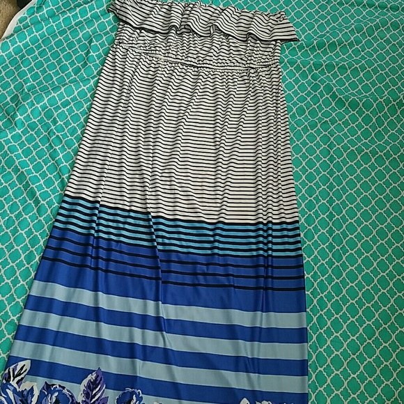 Dresses & Skirts - Strapless Maxi Dress