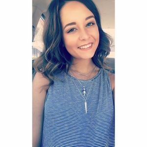 Meet your Posher, Alexxis