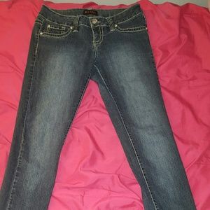 Sold*Dark wash skinny jeans