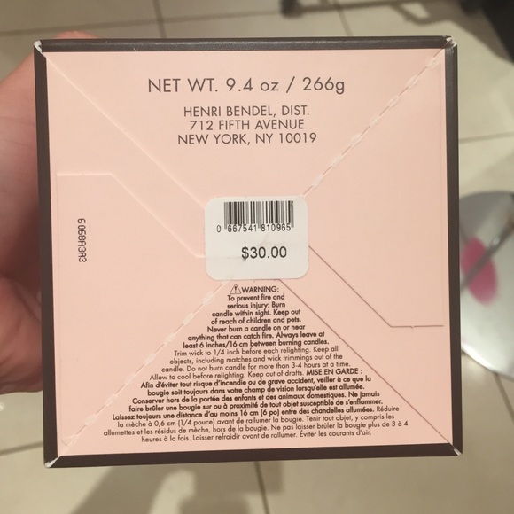 Henri Bendel Cashmere Candle NWT - Picture 2 of 3