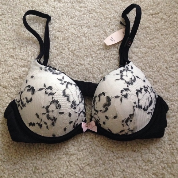 Body by Victoria Black and White Floral Print Bra