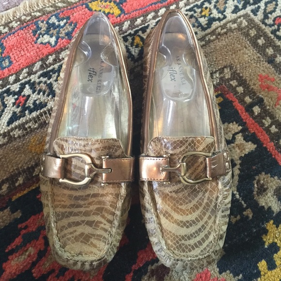 Anne Klein loafers size 6.5