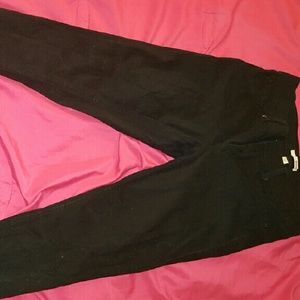 Black skinny pants