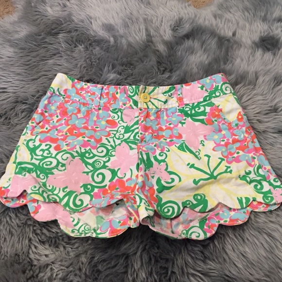 Lilly Pulitzer buttercup shorts 0 damage+stain