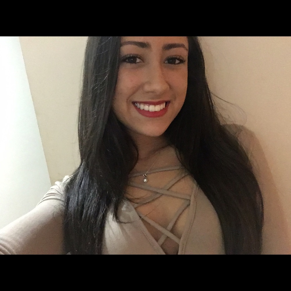 Meet your Posher, Carolina