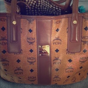 MCM Reversible Liz Shopper Medium